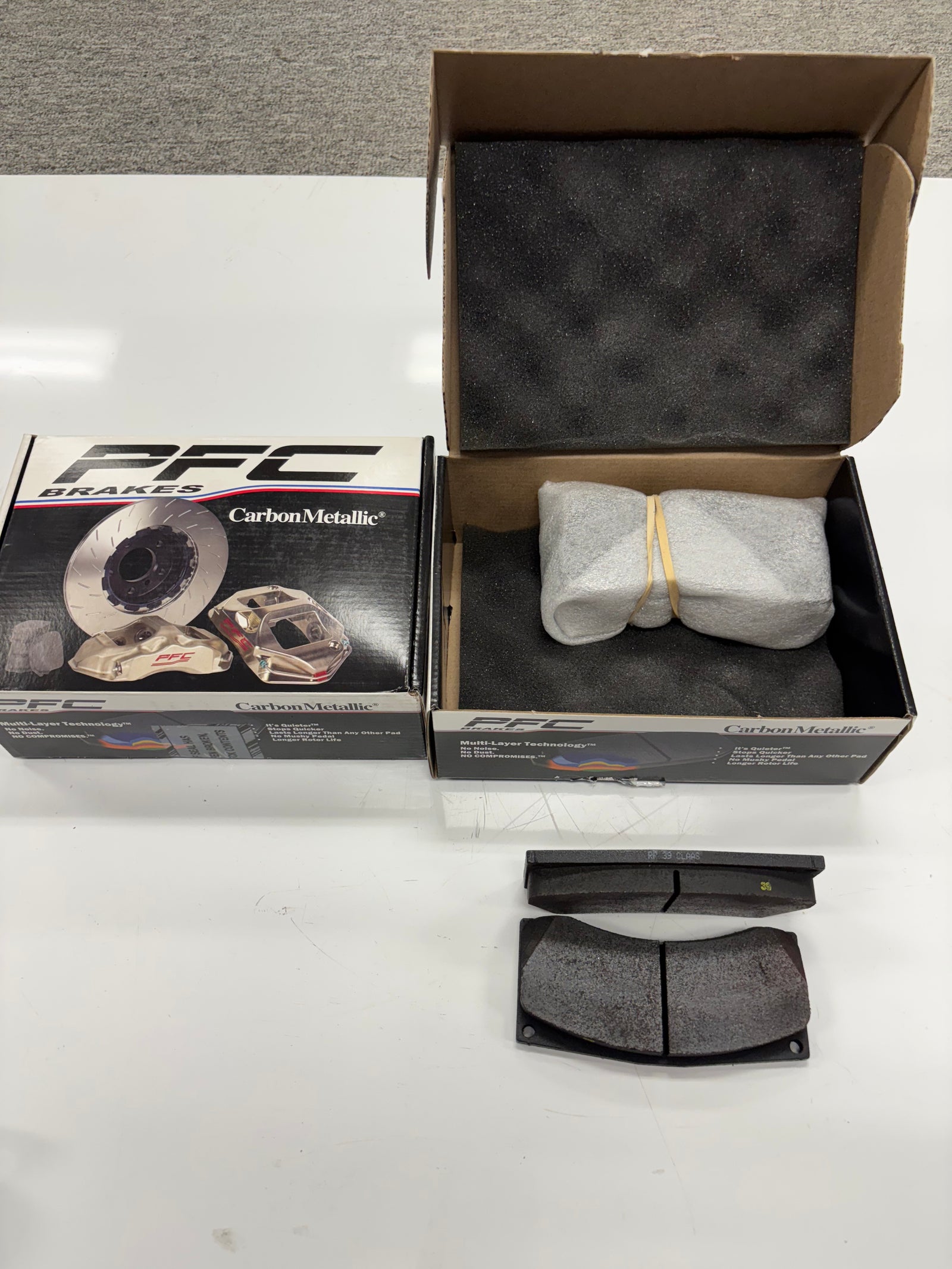 USED (NEW) BRAKE PADS CARBONMETALLIC RACE READY ALCON CALIPER FRONT